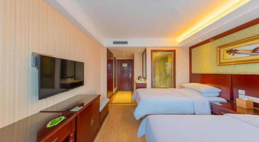 Yichang Vienna Hotel Wanda Branch Exterior photo