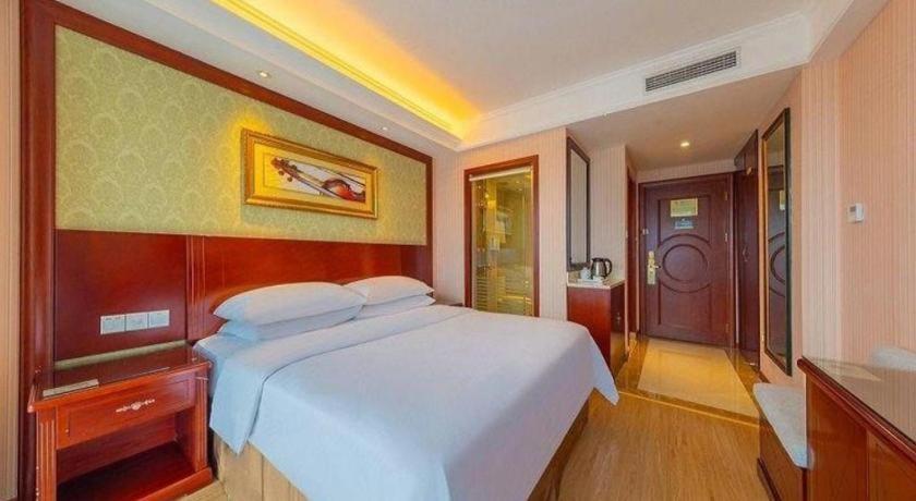 Yichang Vienna Hotel Wanda Branch Exterior photo